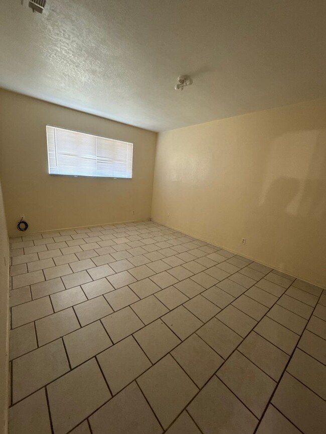 Building Photo - 7926-7928 Diana Marie Dr.