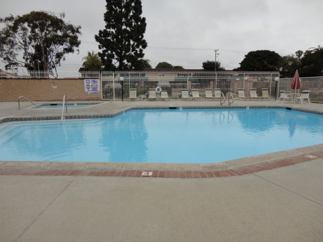 Building Photo - 4831 Lago Dr