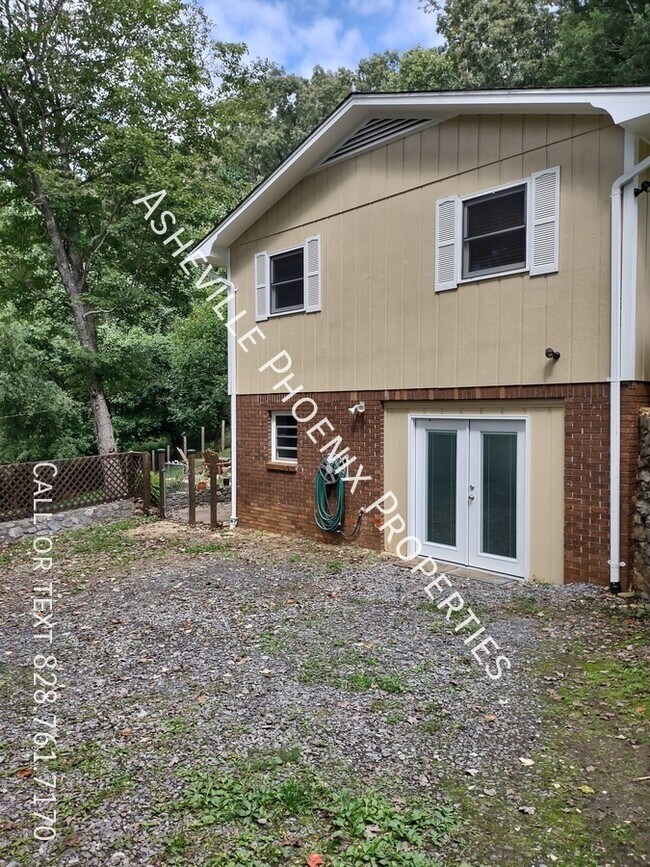 Building Photo - 20 Mountain Dr