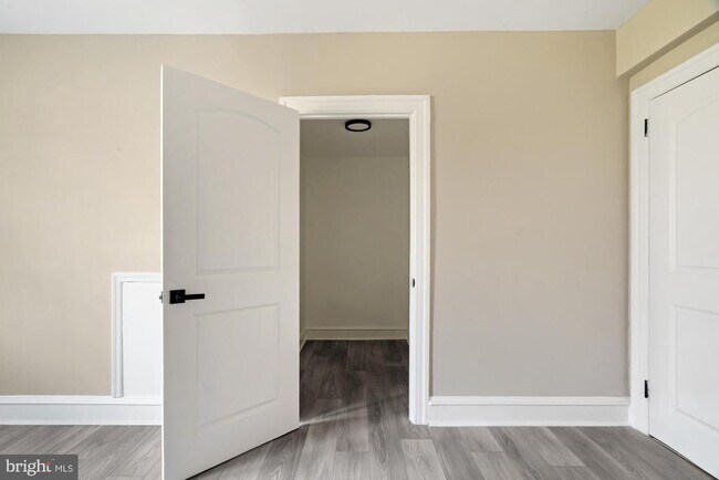 Building Photo - 415 City Ave