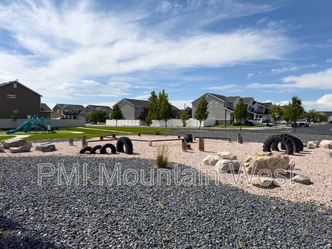 Building Photo - 3565 Water Lilly Ln