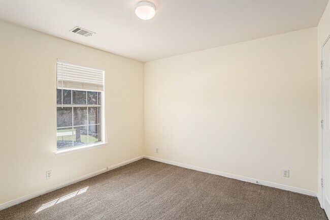 Building Photo - 200 Frontier Cove