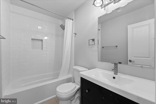 Building Photo - 1273 Oates St NE