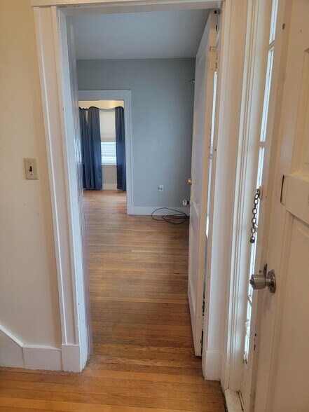 Building Photo - 1054 Washington St