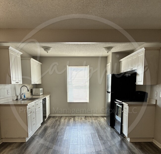 Building Photo - 5623 N Northwood Terrace