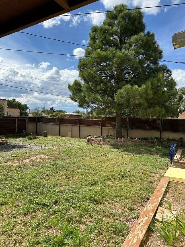 Building Photo - 1361 Santa Rosa Dr