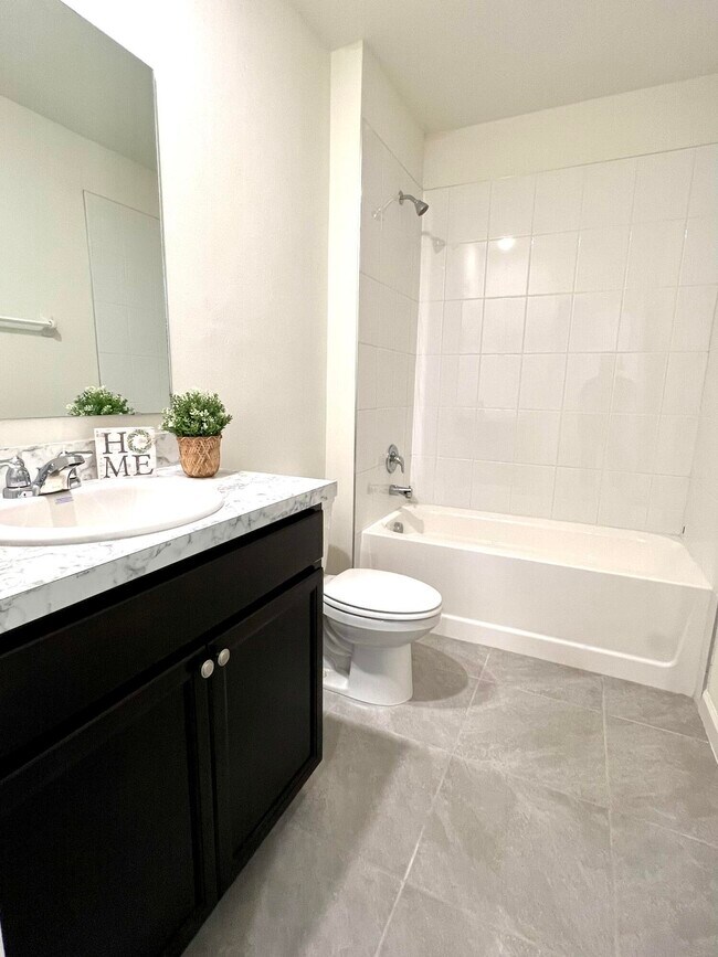 Building Photo - 4011 SW Kidd Ct