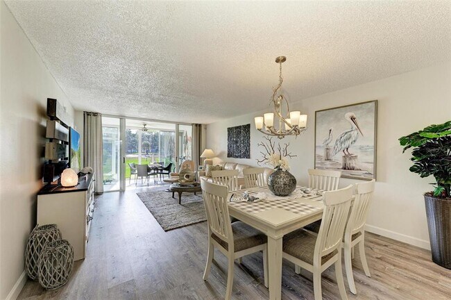 Building Photo - 4480 Fairways Blvd