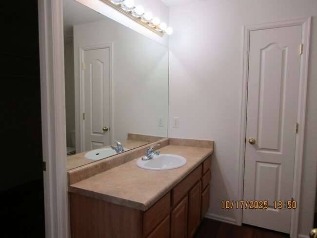 Building Photo - PRICE REDUCED! Charming Home!