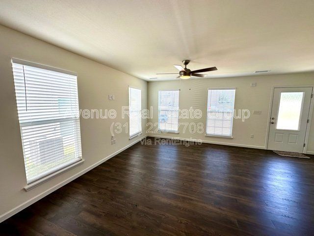 Building Photo - 5585 Walden Ridge Dr