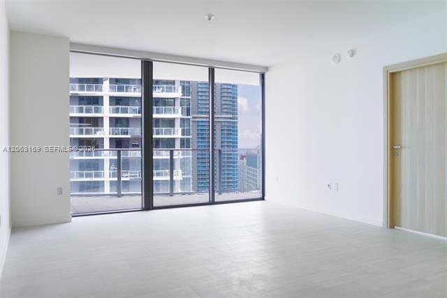 Building Photo - 1000 Brickell Plz