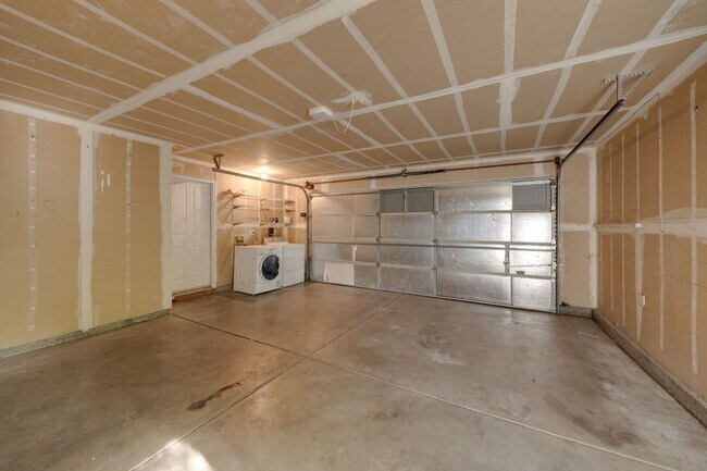 Building Photo - 6115 Brahms Ct