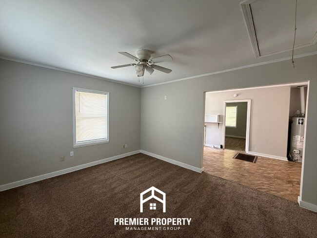 Building Photo - Cozy & Private 1BR/1BA Cottage | Fenced Yard & Washer/Dryer Included