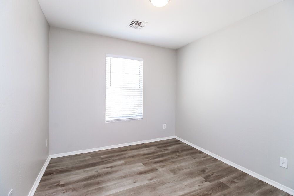 Building Photo - 2522 S 90th Glen