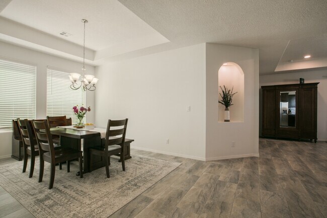 Building Photo - 2039 Lobo Trot Ct SE