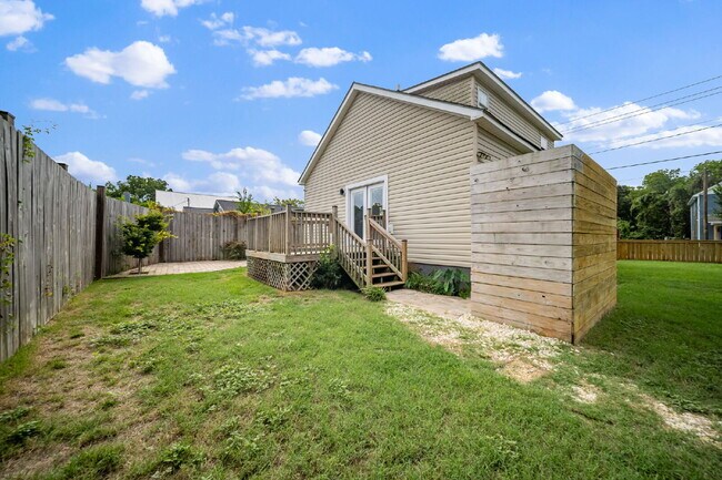 Building Photo - 1109 Orange St