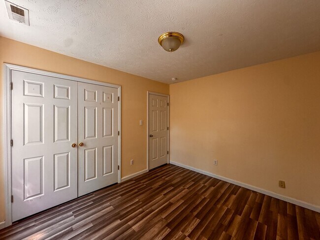 Building Photo - Charming 3 Bed 2 Bath Plus Bonus Room in Raeford