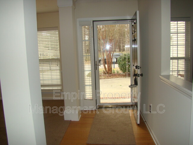 Building Photo - 321 Afton Ln