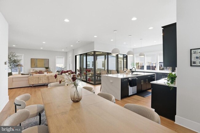 Building Photo - 9725 Lantana Wy