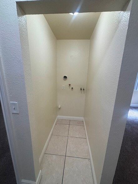 Building Photo - 325 E 60th St