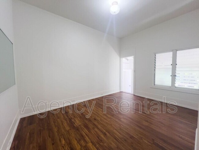 Building Photo - 2205 Hyde St