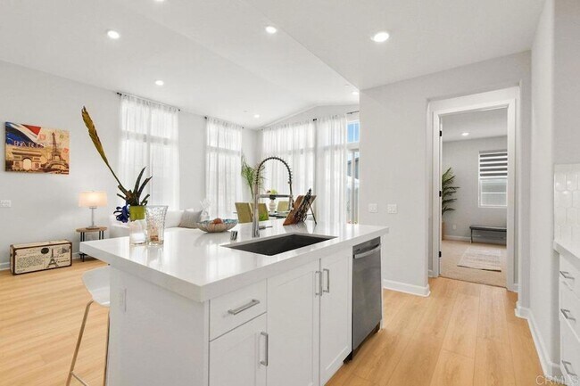 Building Photo - 12639 Elizabeth Wy