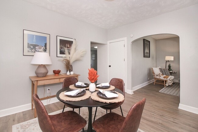 Building Photo - 3 bedroom 3 bathroom Single Family Home