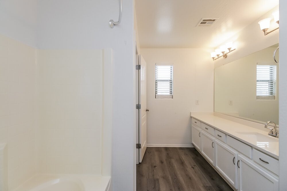 Building Photo - 2732 S Arroyo Ln