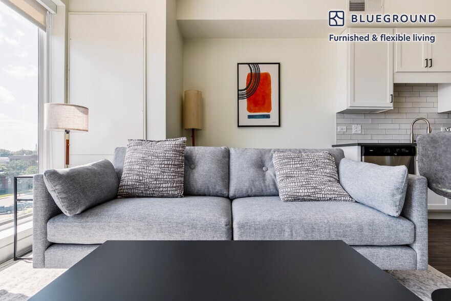 Building Photo - 100 N Addison Ave