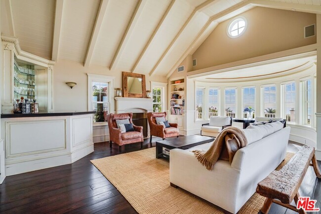 Building Photo - 6277 Sea Star Dr