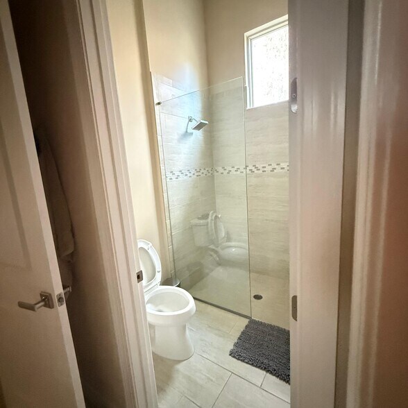 Building Photo - 1 Lionspaw VII Nobles