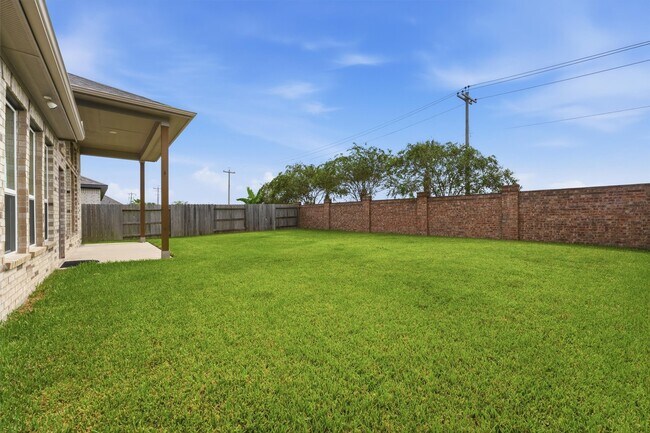 Building Photo - 2526 Bayrose Dr