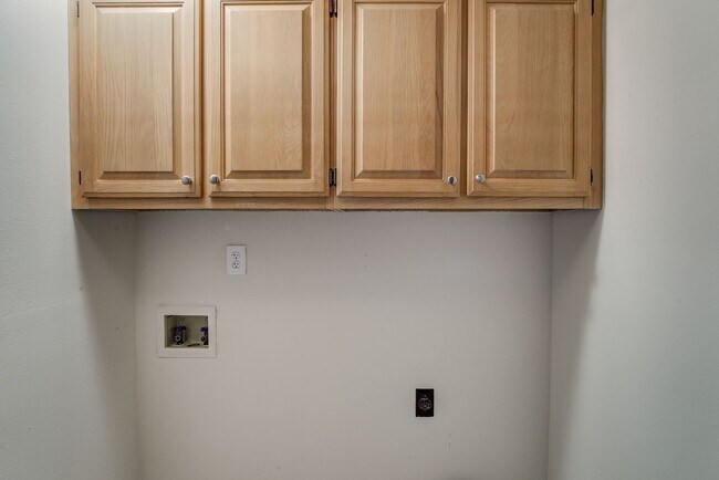 Building Photo - 1312 N Barton St