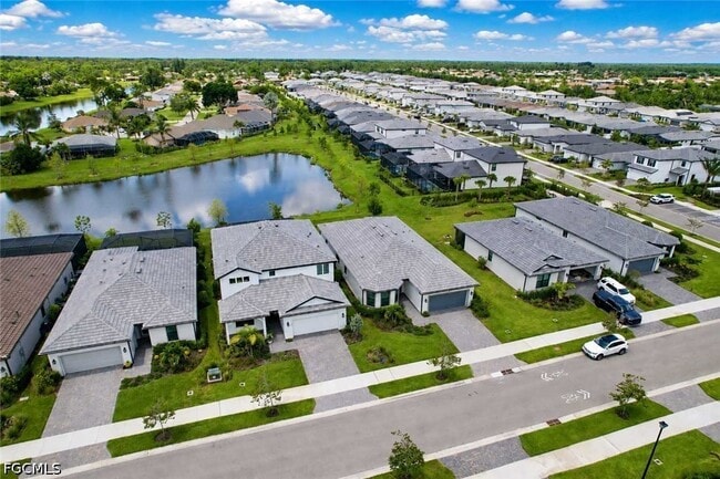 Building Photo - 10383 Maddox Ln