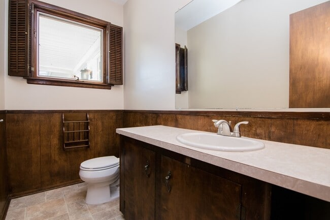 Building Photo - 2751 Aurora St