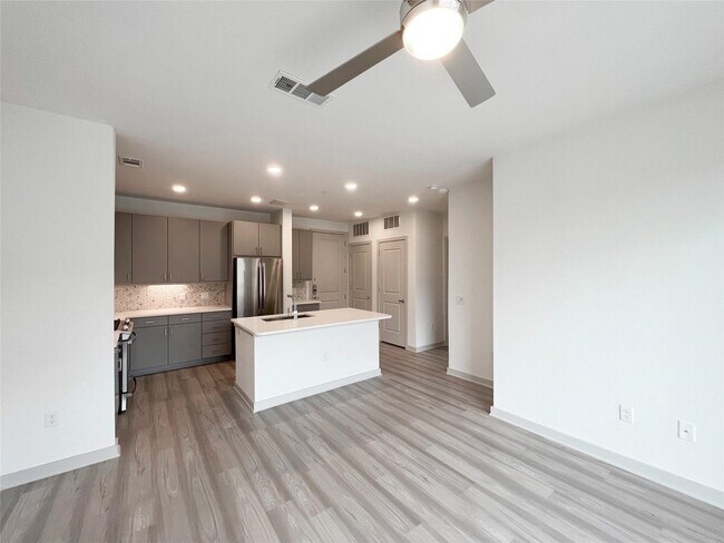 Building Photo - 3636 W Dallas St