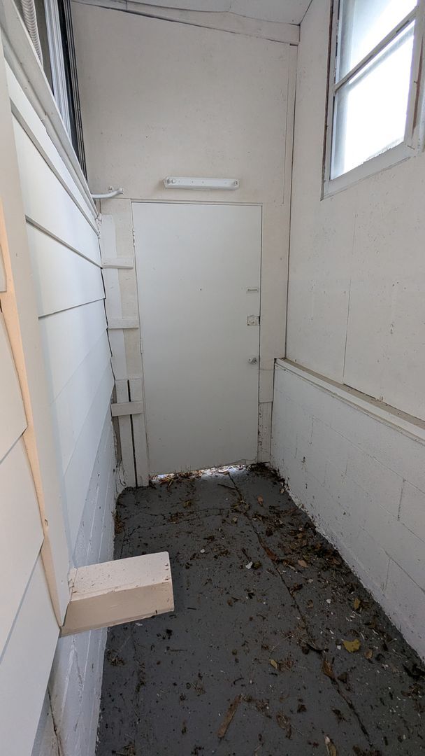 Building Photo - Charming 5-bedroom home located in the heart of Akron