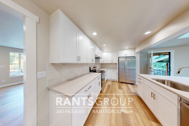 Building Photo - 4 br, 3 bath House - 3124 Jorgenson Rd NE