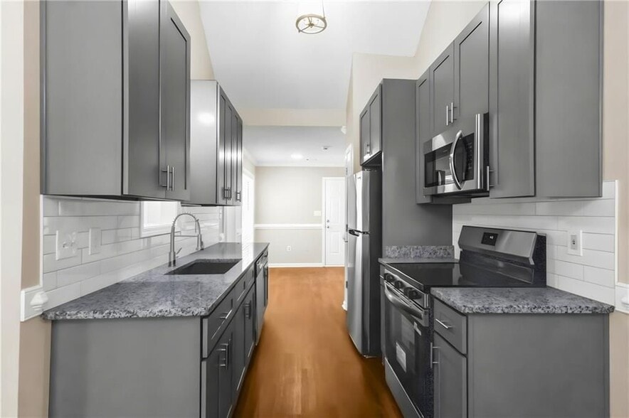 Building Photo - 125 York Ln