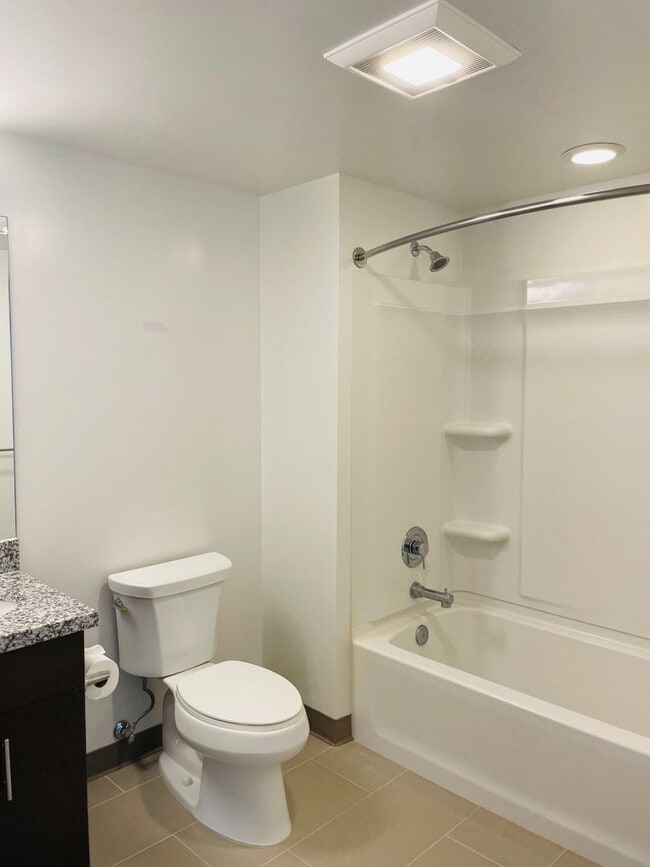Building Photo - *PET FREINDLY* 3 Bedroom 2 Bathroom 1 Park...