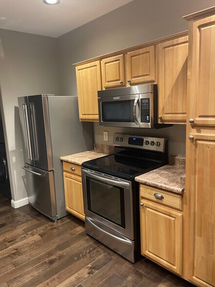 Building Photo - 501 Gibson Dr