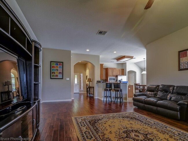 Building Photo - 1720 Harvest Bend Ln