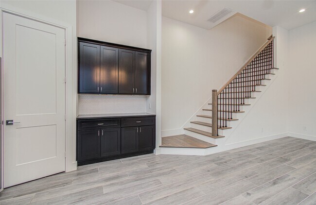 Building Photo - 8930 Spring Knoll Forest Dr