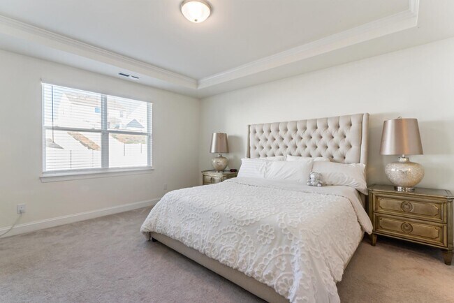 Building Photo - 116 Farrier Ln