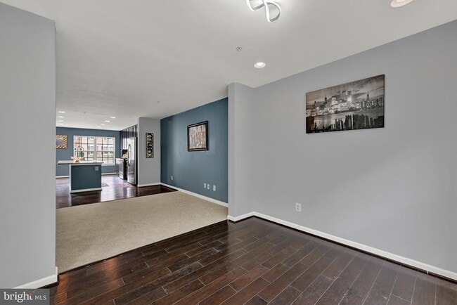 Building Photo - 713 English Ivy Way
