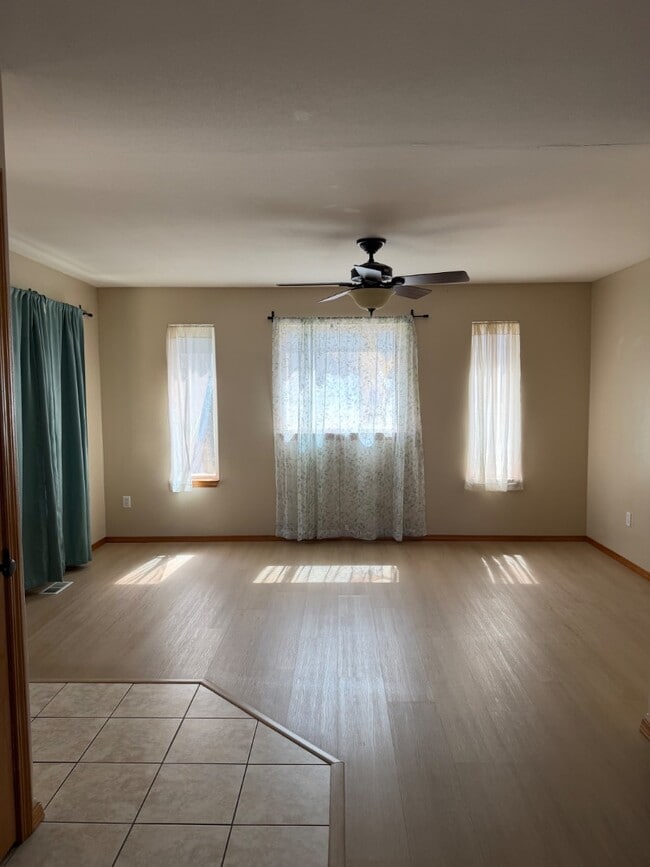 Building Photo - 301 Casi Ct