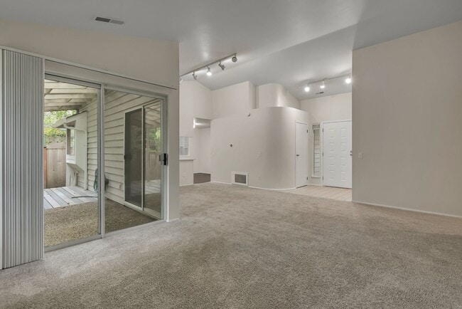 Building Photo - 3 Bedroom East Hill Home - $3,000/month