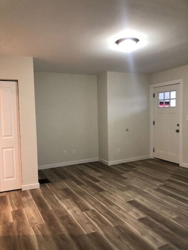 Building Photo - 26 Cedar St