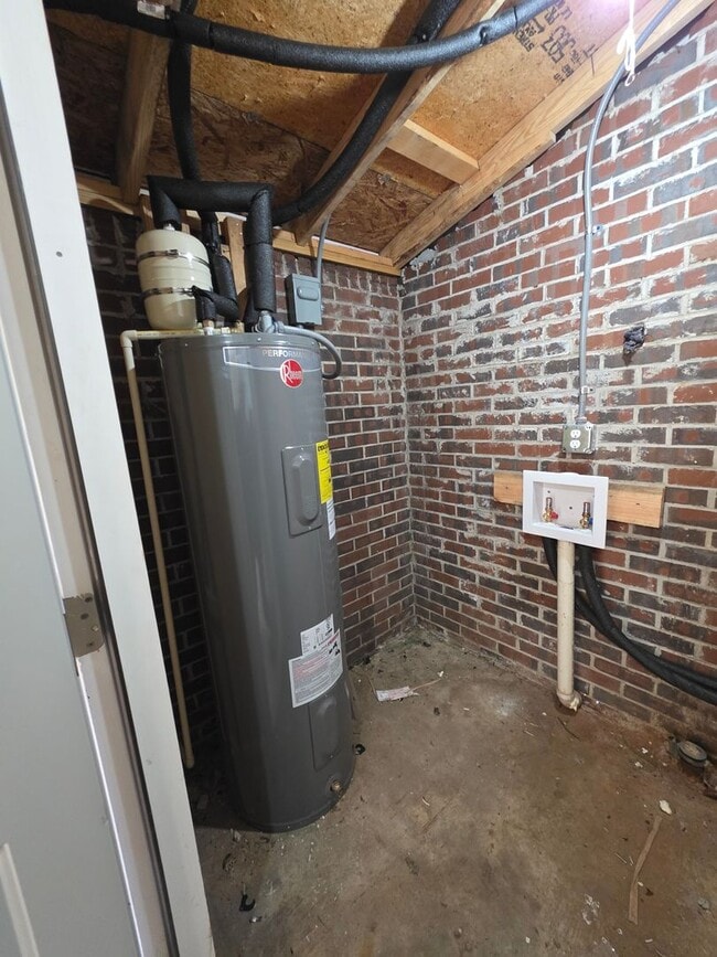 Building Photo - Ragland