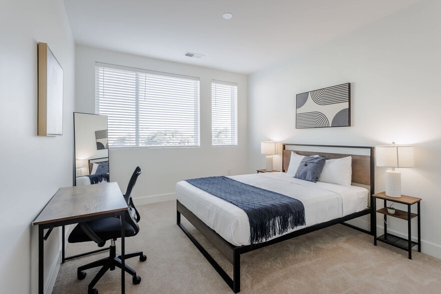 Building Photo - 601 E Pete Rose Wy